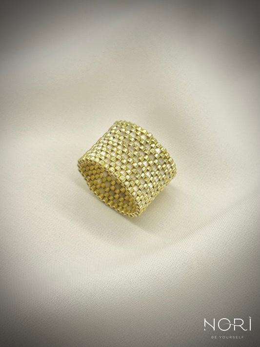 Tresor_Auriu pal cu satin alb