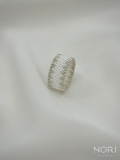 Pulsation_Alb perlat cu argintiu