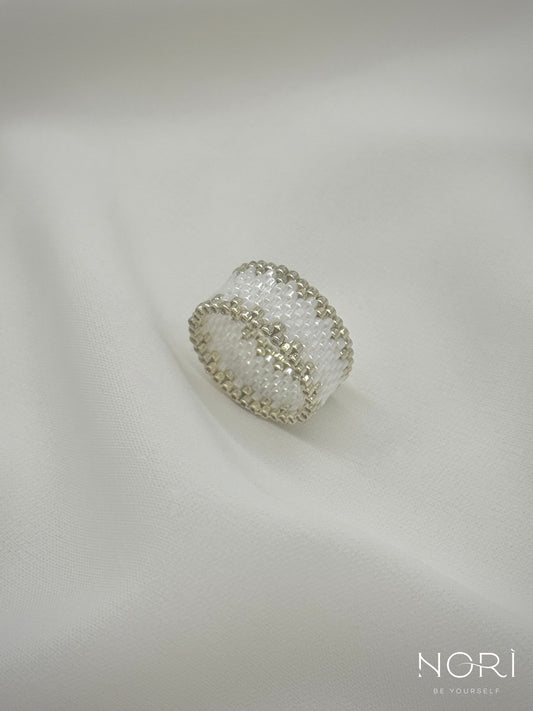Pulsation_Alb perlat cu argintiu