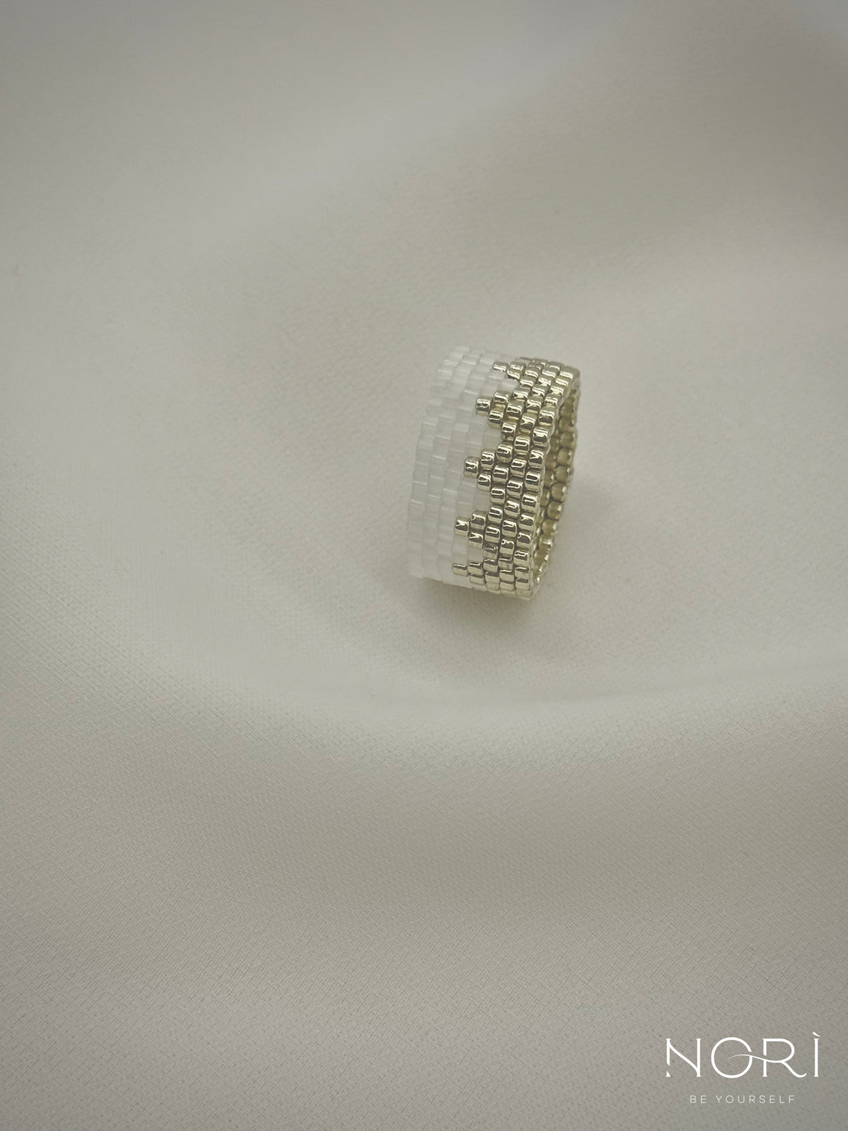 Vibration_Argintiu cu satin