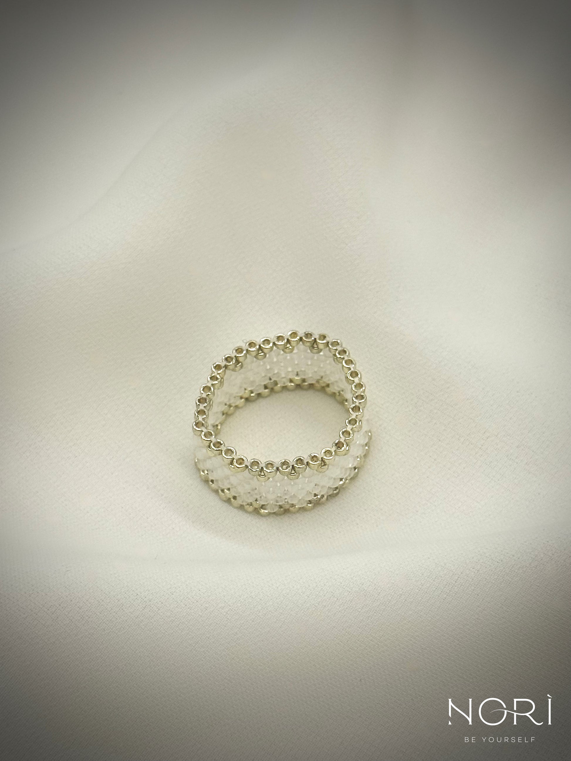 Pulsation_Argintiu cu satin alb
