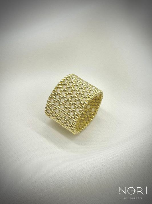 Tresor_Auriu pal cu satin alb