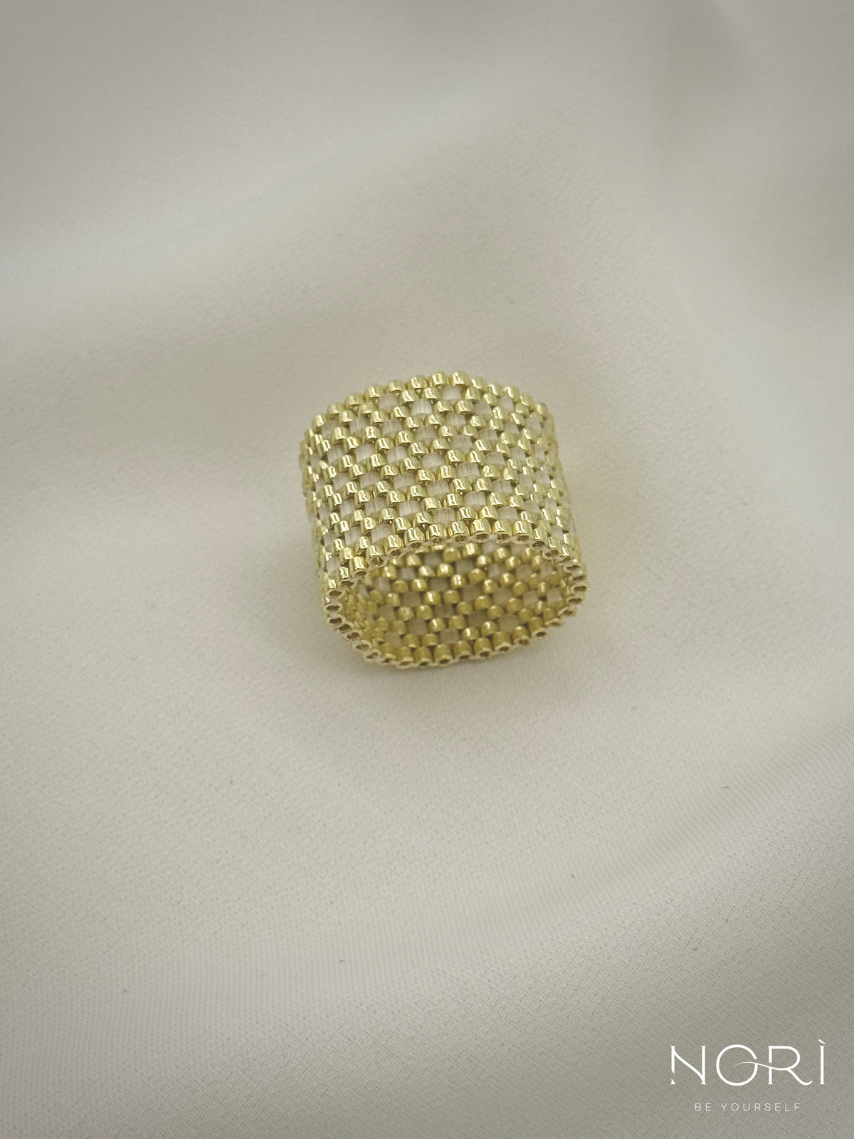Tresor_Auriu pal cu satin