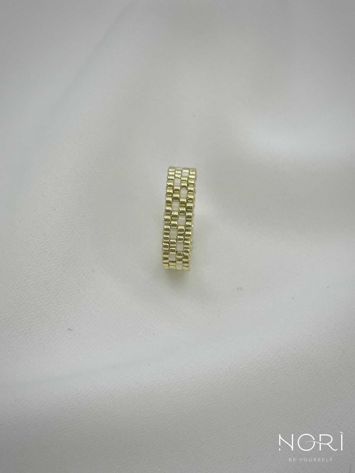 Séduction_Auriu pal cu satin