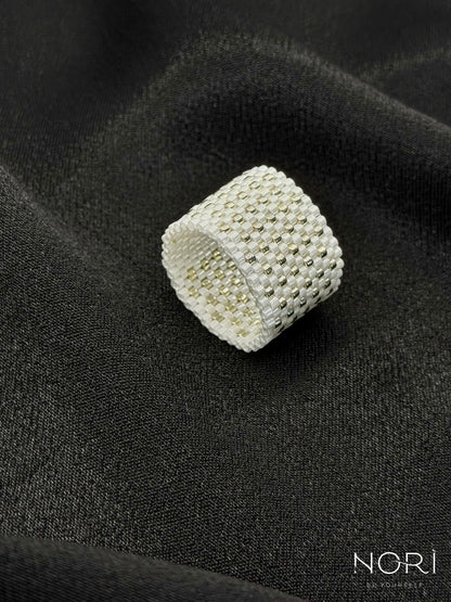 Tresor_Alb perlat cu argintiu