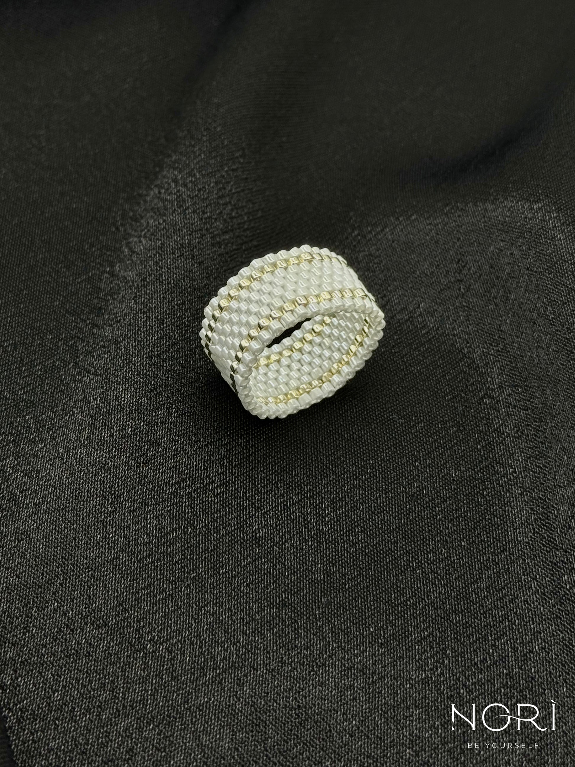 Eclaircie_Alb perlat cu argintiu