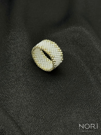 Pulsation_Alb perlat cu argintiu