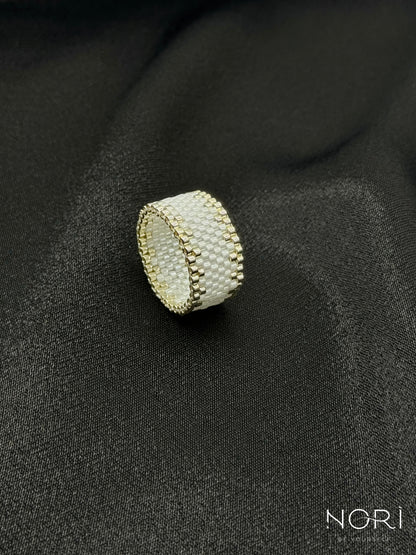 Pulsation_Alb perlat cu argintiu