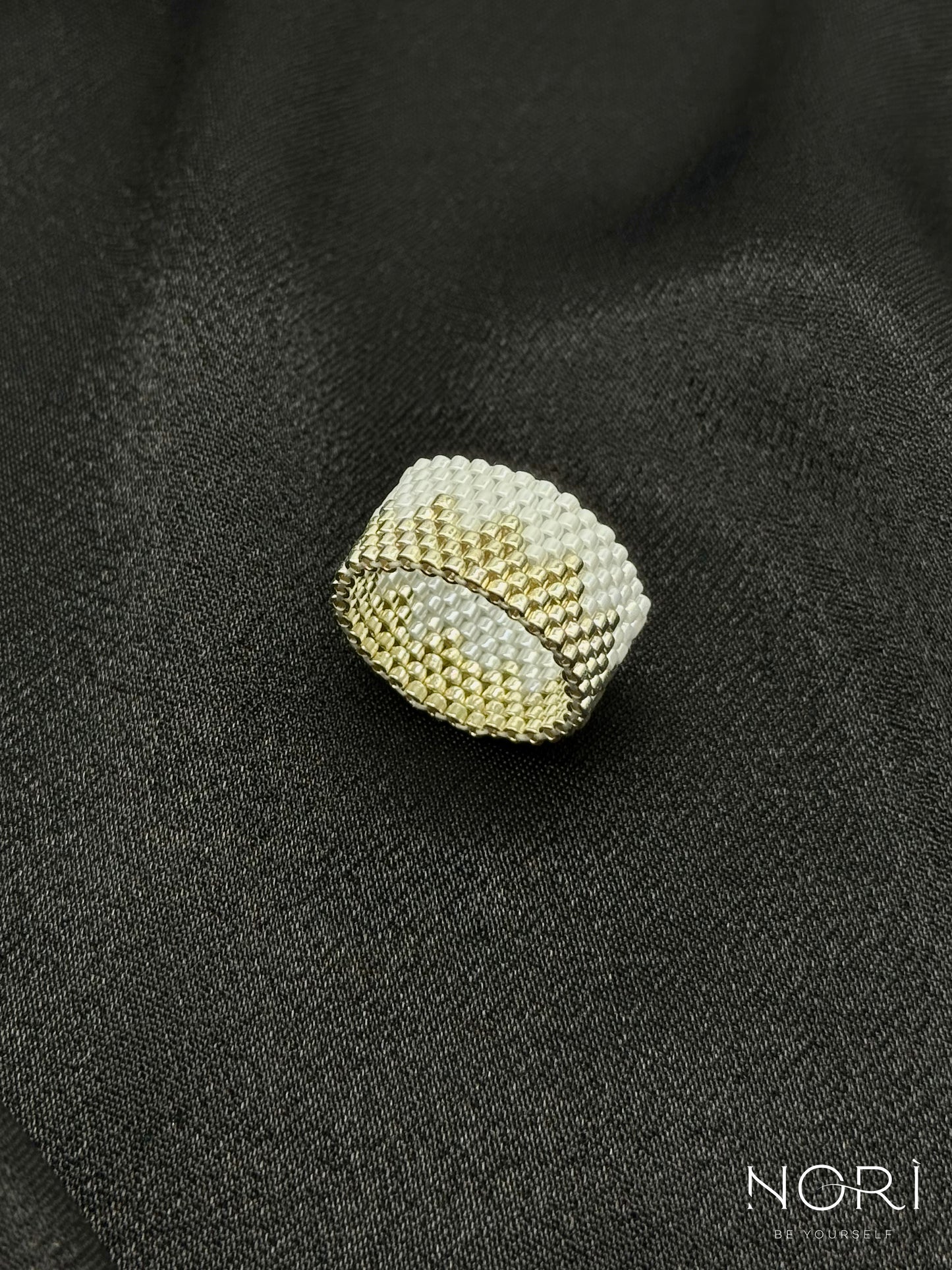 Vibration_Alb perlat cu argintiu