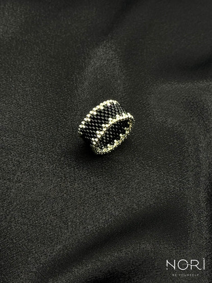Pulsation_Negru cu argintiu