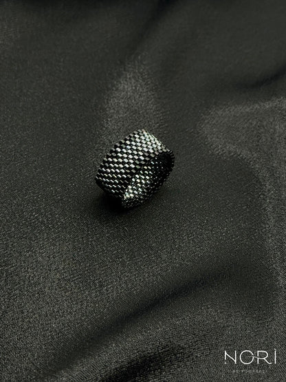 Pulsation_Negru cu metalic