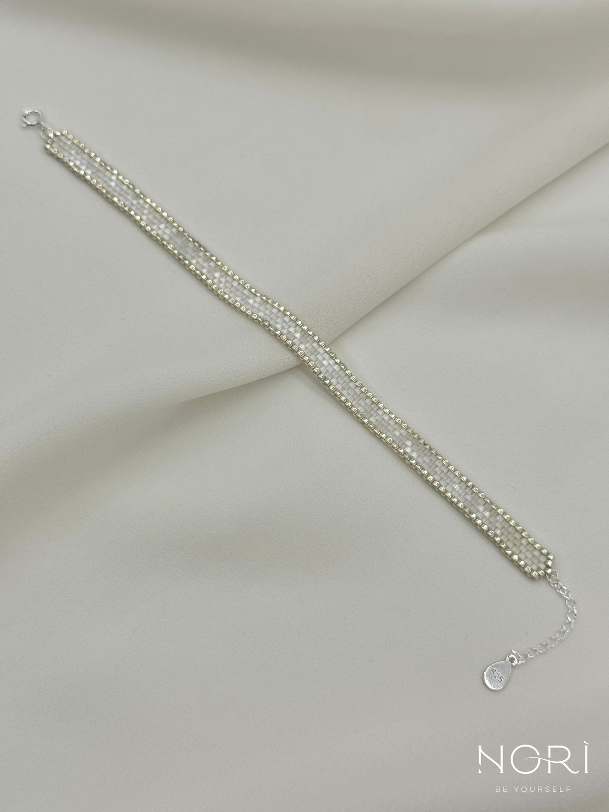 Contour_Argintiu cu satin_cu extensie