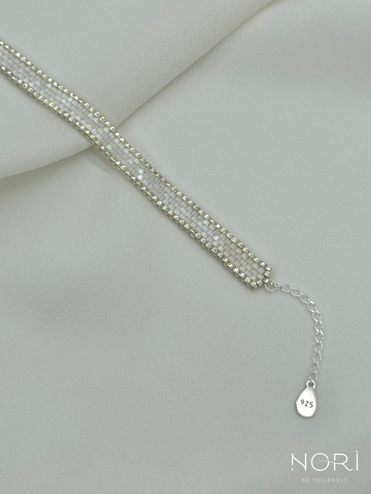 Contour_Argintiu cu satin_cu extensie