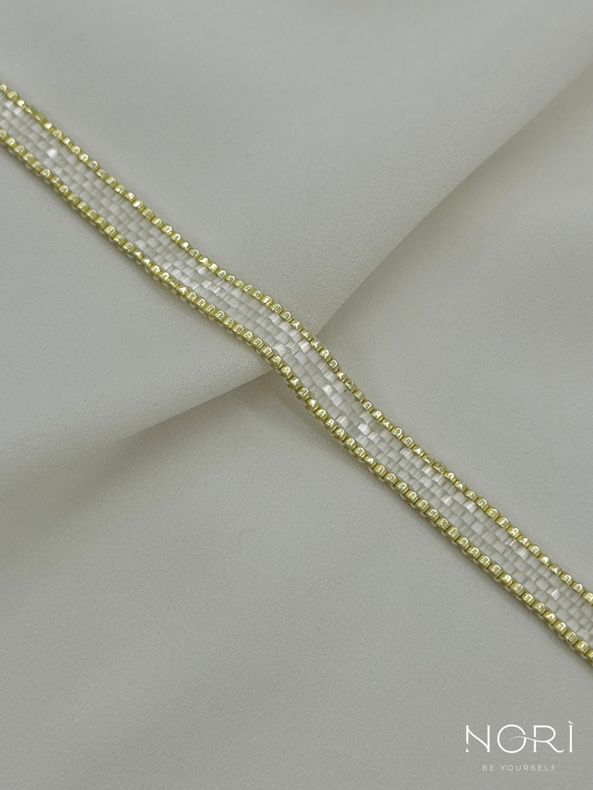Contour_Auriu pal cu satin