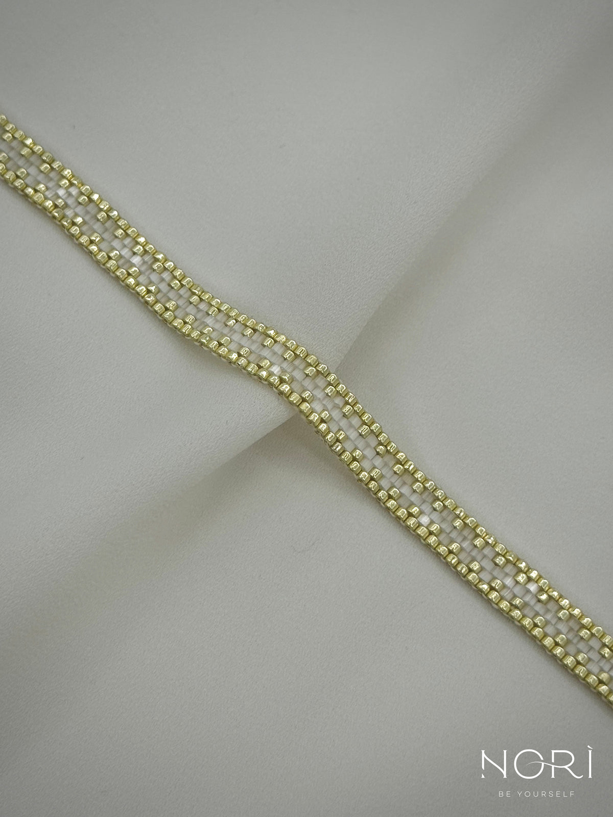 Tissé_Auriu pal cu satin