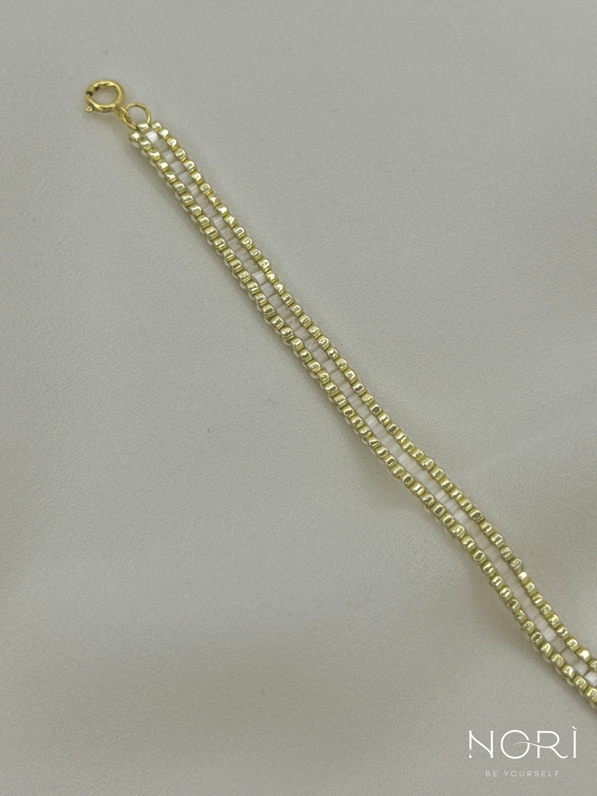 Ligne_Auriu pal cu satin