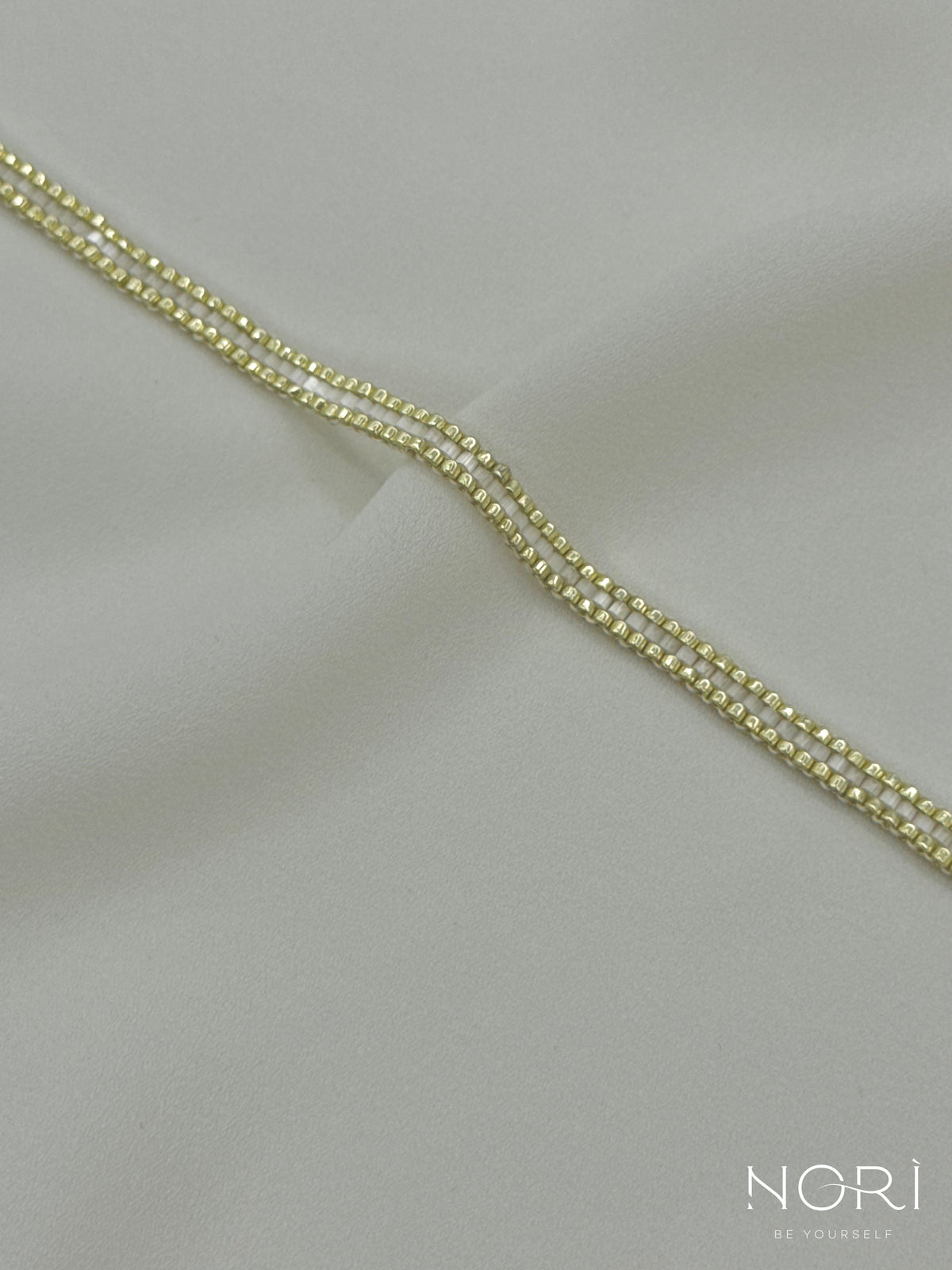 Ligne_Auriu pal cu satin