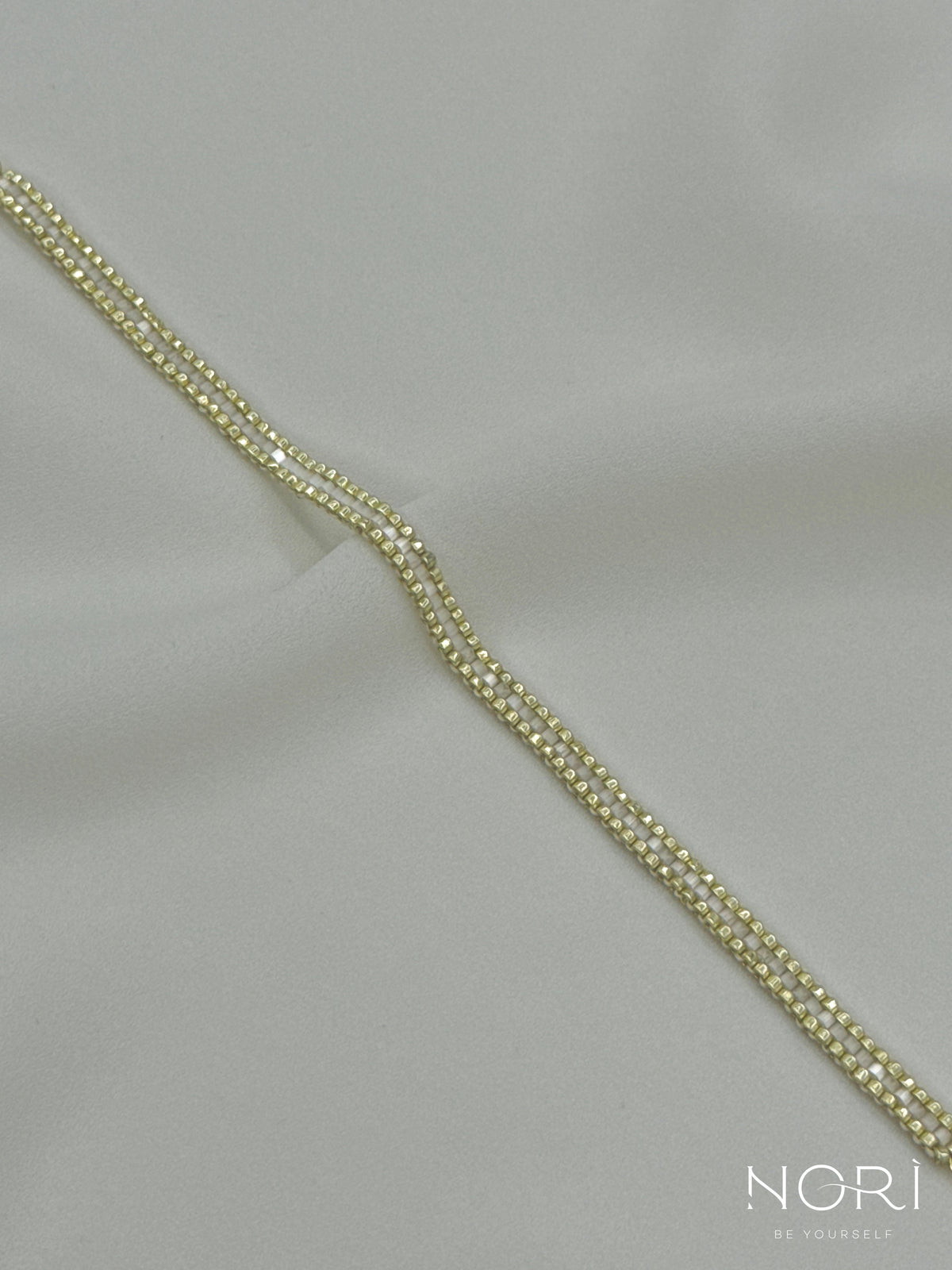 Ligne_Auriu pal cu satin
