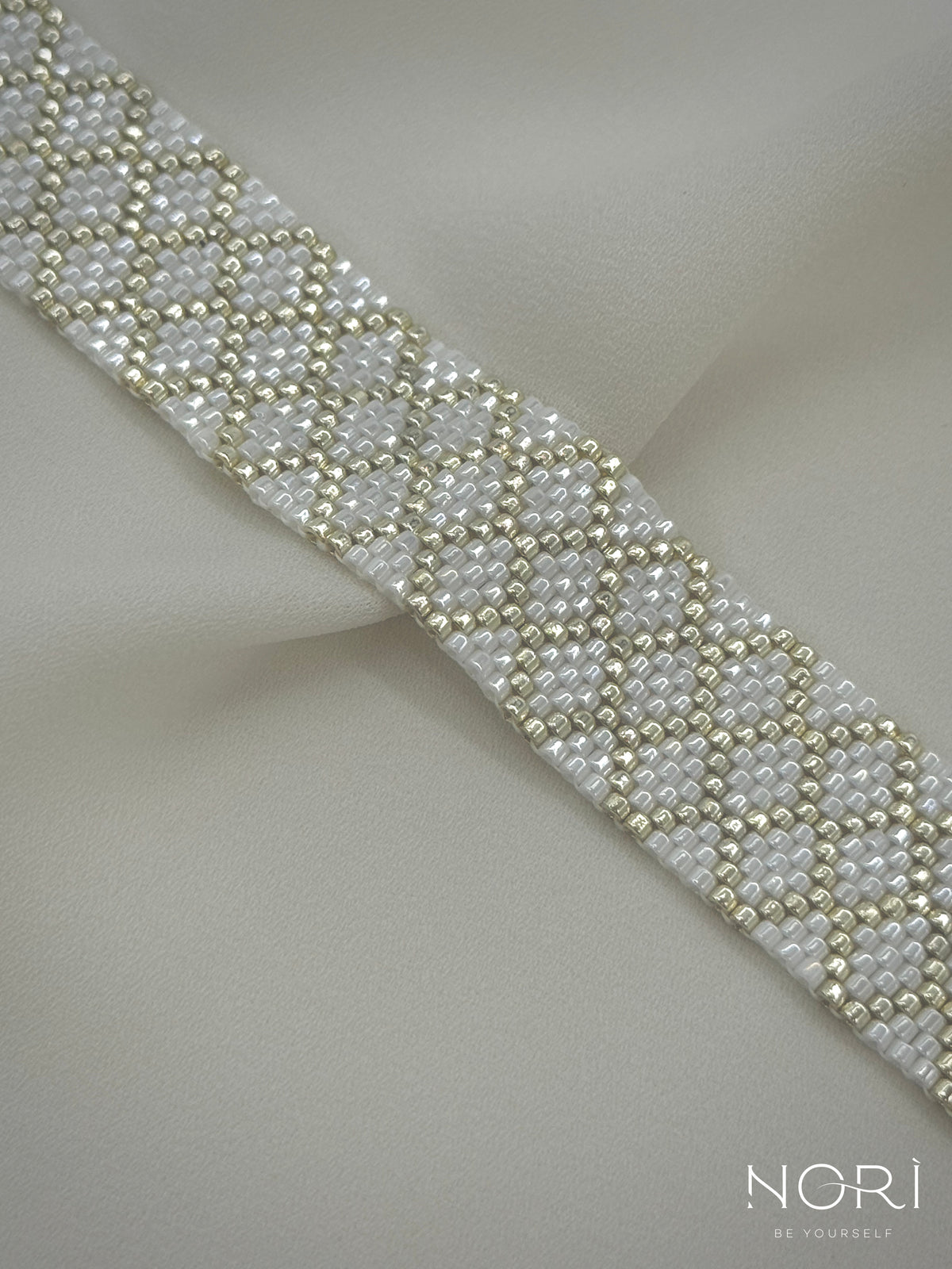 Mosaïque_Alb perlat cu argintiu
