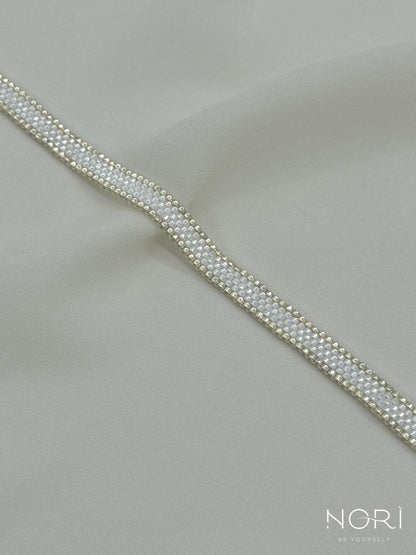 Contour_Alb perlat cu argintiu