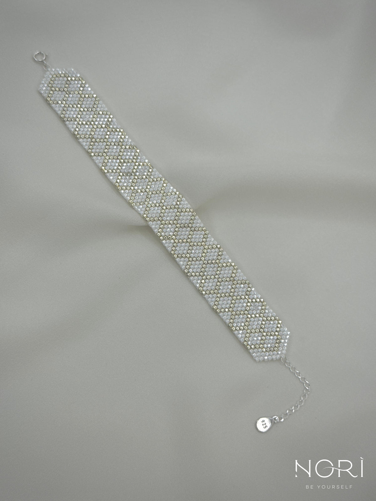 Mosaïque_Alb perlat cu argintiu_cu extensie