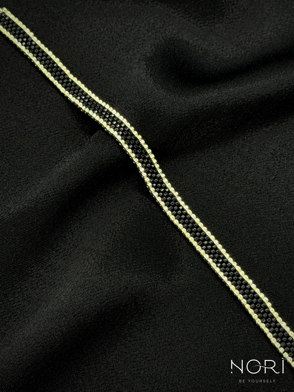 Contour_Negru cu argintiu