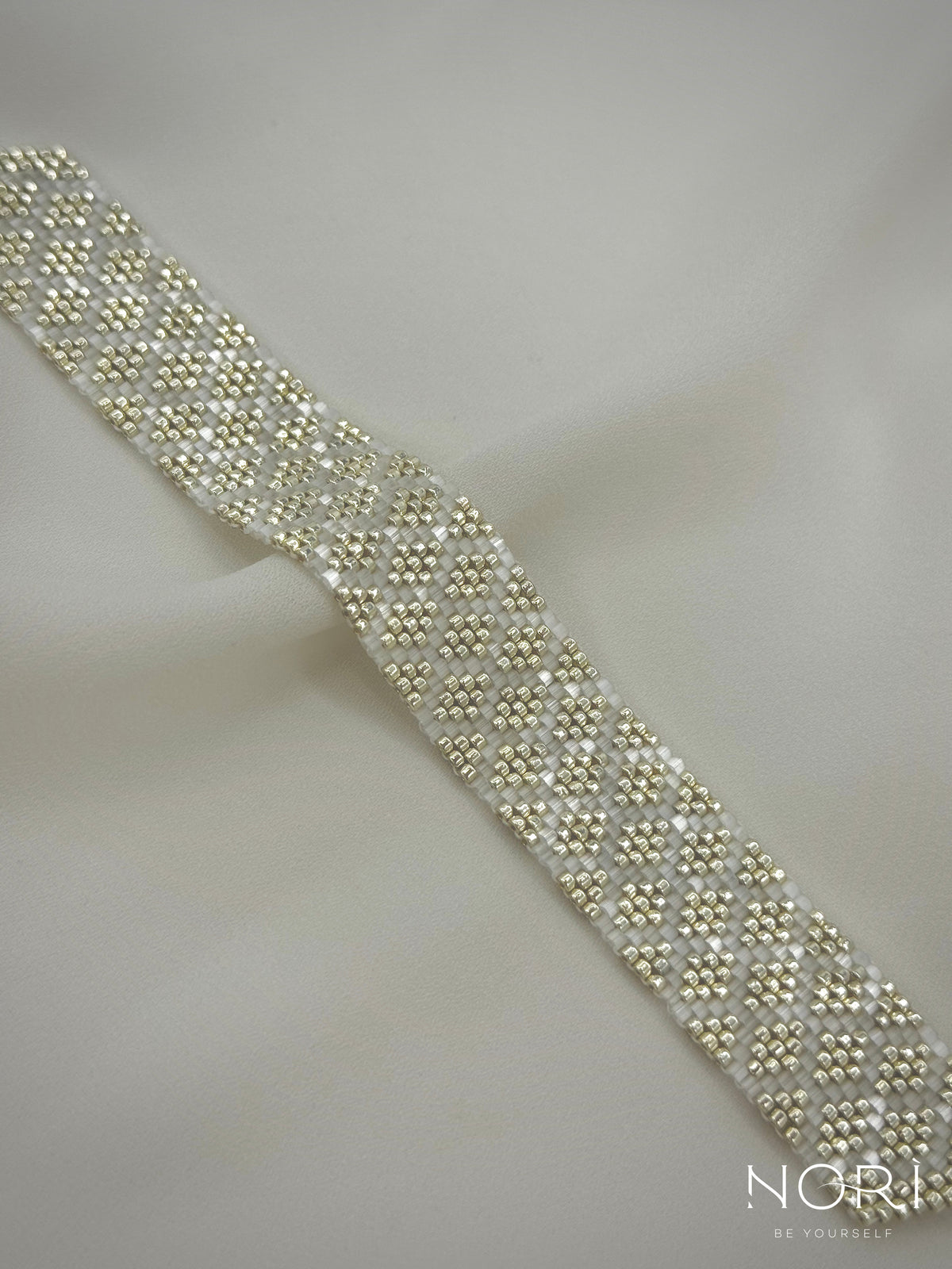 Mosaïque_Argintiu cu satin