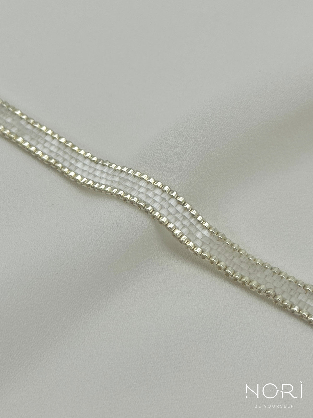 Contour_Argintiu cu satin