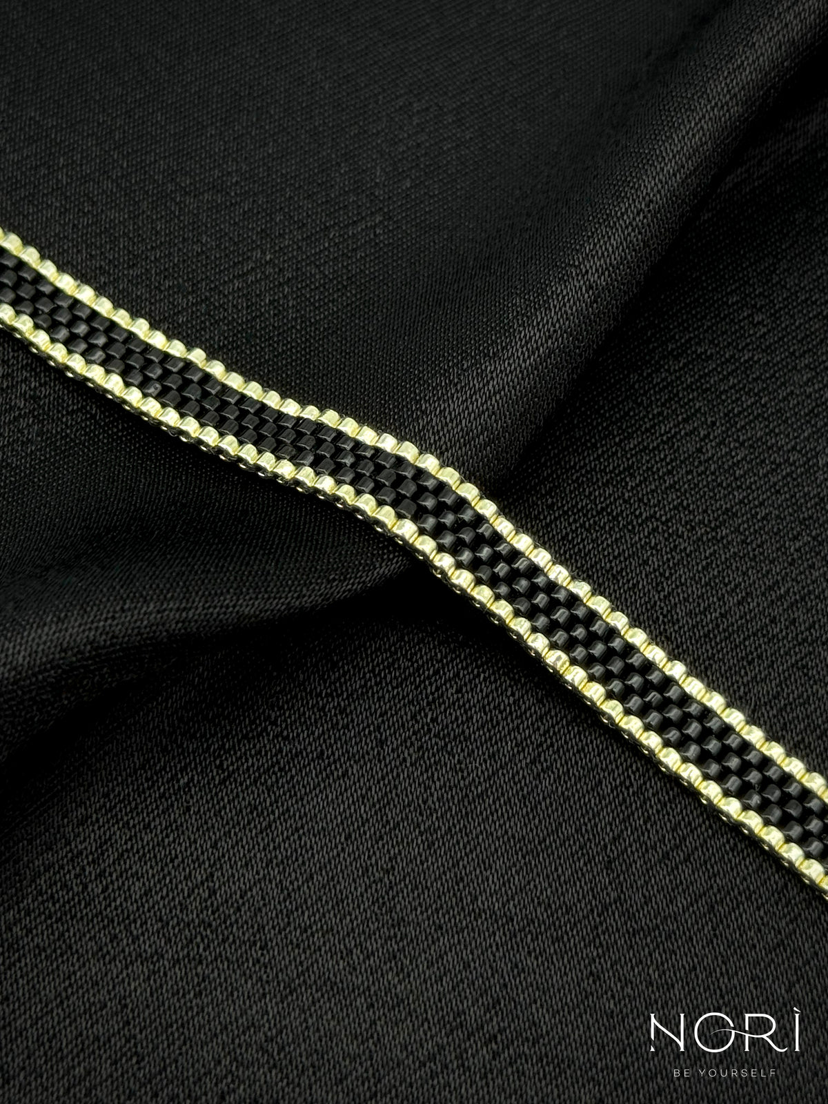 Contour_Negru cu argintiu