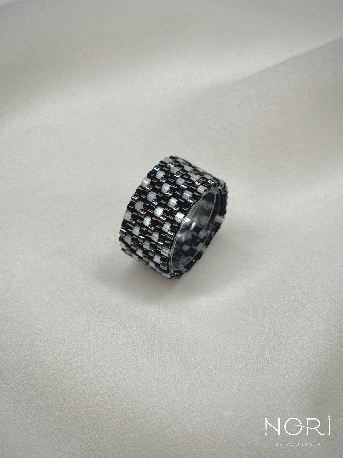 Harmonie_Negru metalic cu satin