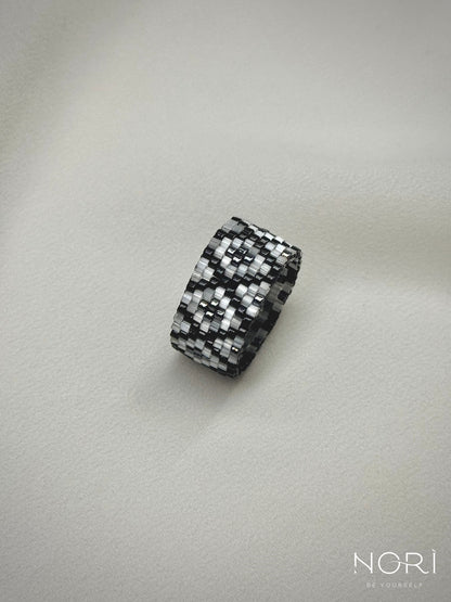 Filigrane_Negru metalic cu satin