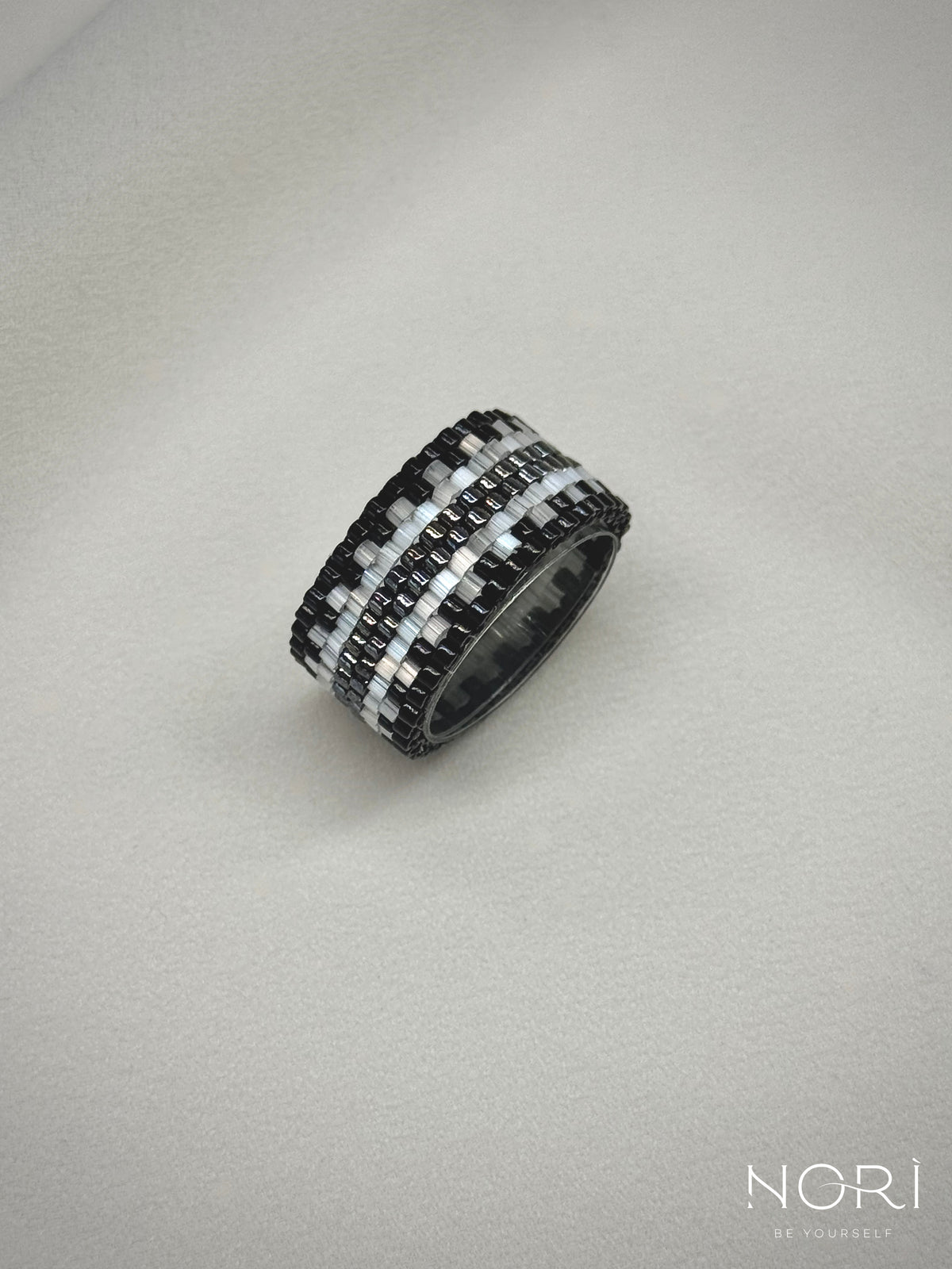 llusion_Negru metalic cu satin
