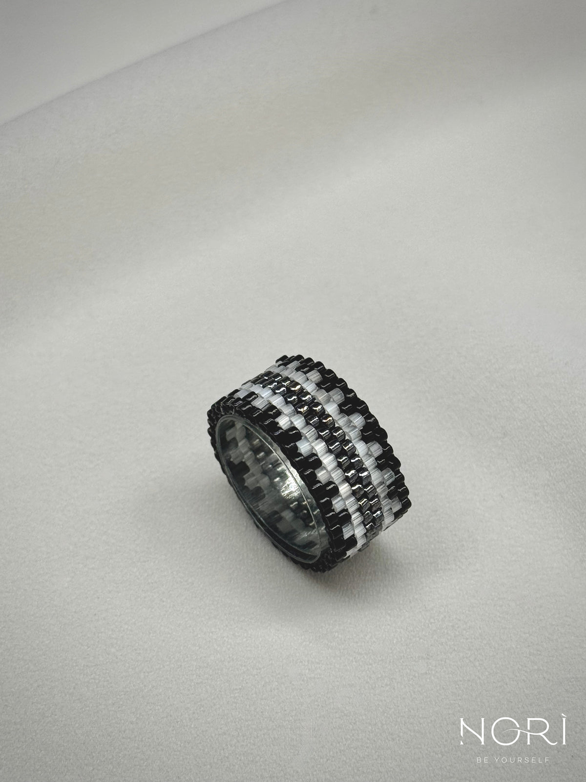 llusion_Negru metalic cu satin