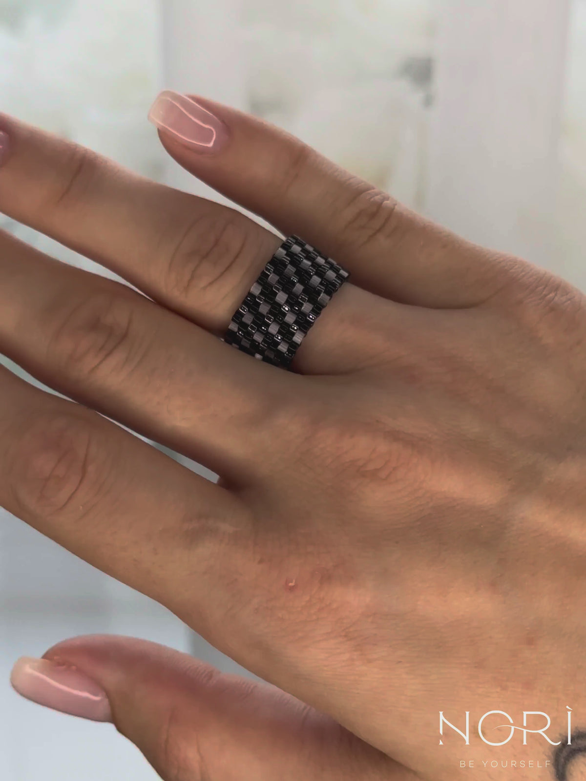 Harmonie_Negru metalic cu satin